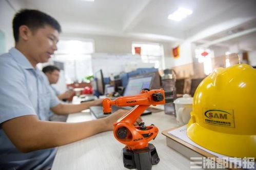 走近新職業(yè)｜工業(yè)機(jī)器人系統(tǒng)運(yùn)維員 讓機(jī)器人有了“十八般武藝”